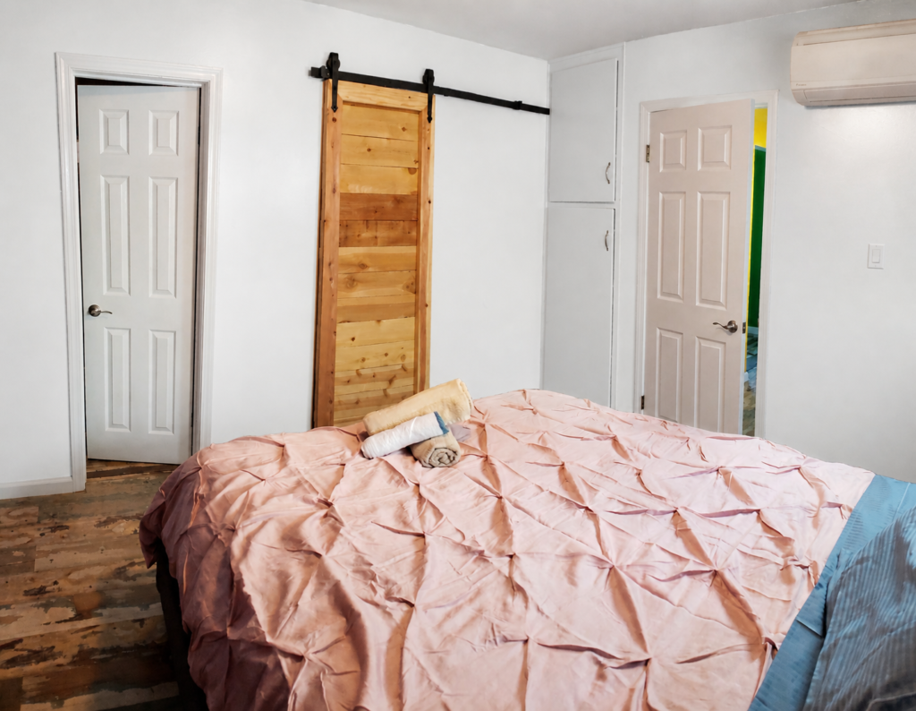 Furnished Los Angeles bedroom for extended stays