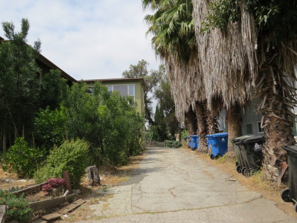 Outdoor lawn area for a furnished Los Angeles stay